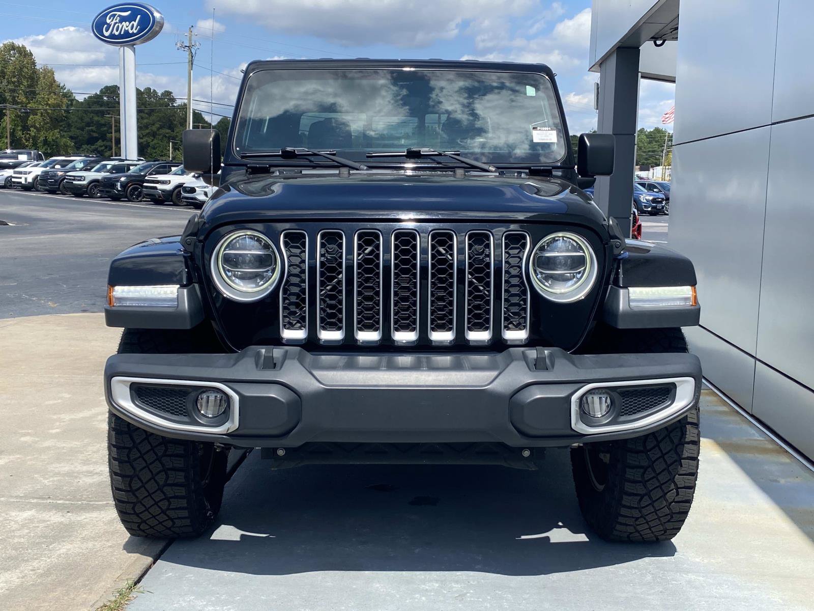 Used 2020 Jeep Gladiator Overland AWD/4WD image 11