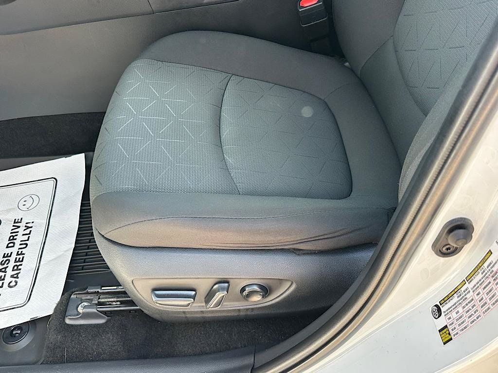 Used 2024 Toyota RAV4 XLE FWD image 13