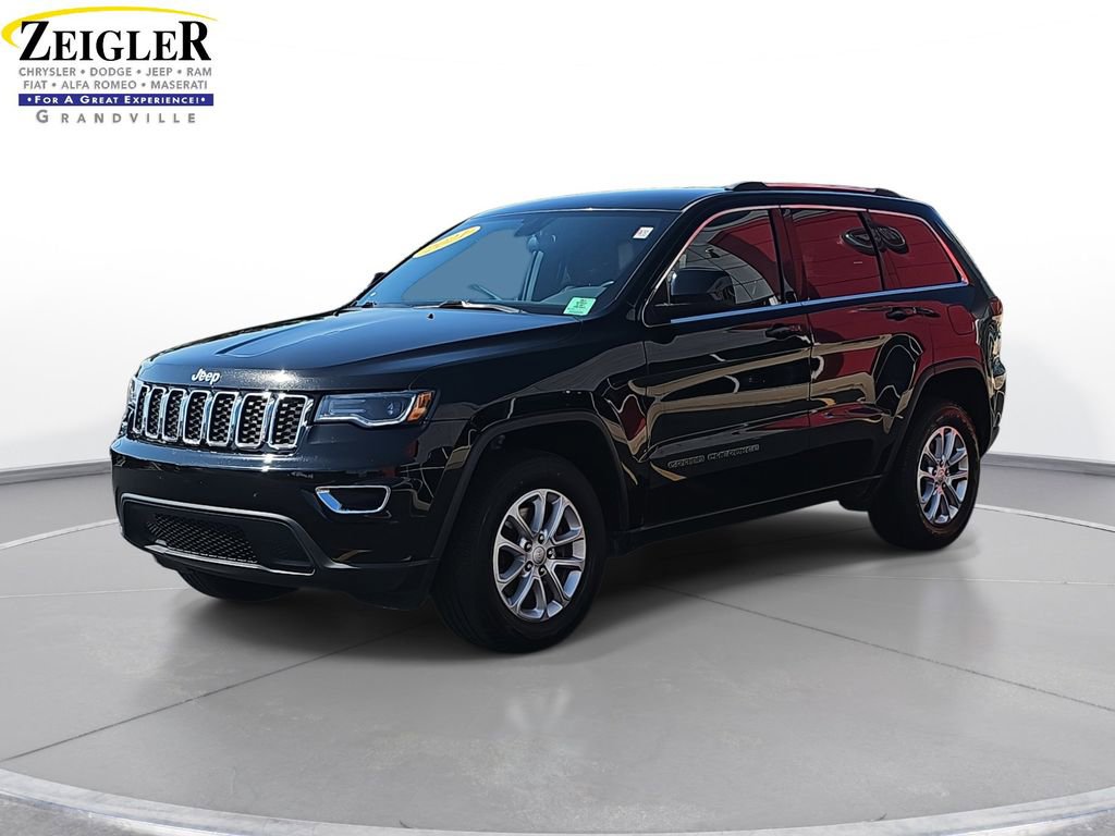 Certified 2021 Jeep Grand Cherokee Laredo image 1