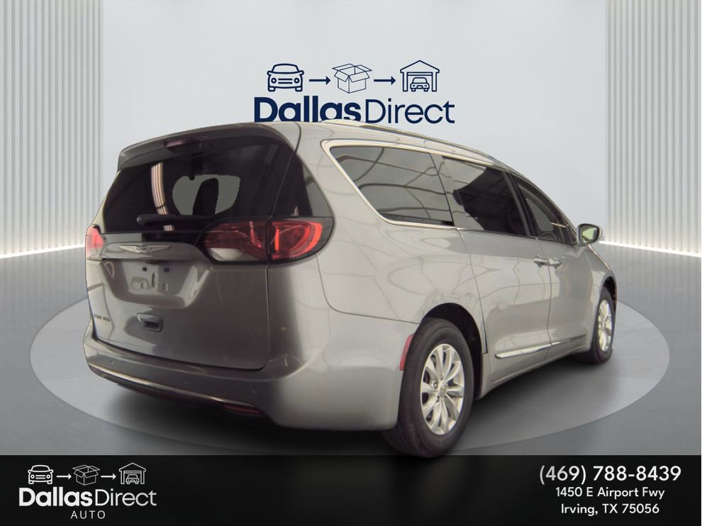 Used 2018 Chrysler Pacifica Touring-L FWD image 6