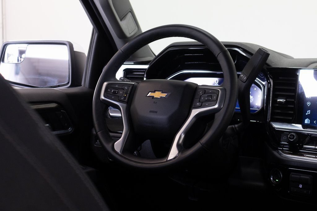 Used 2025 Chevrolet Silverado 1500 LT RWD image 25