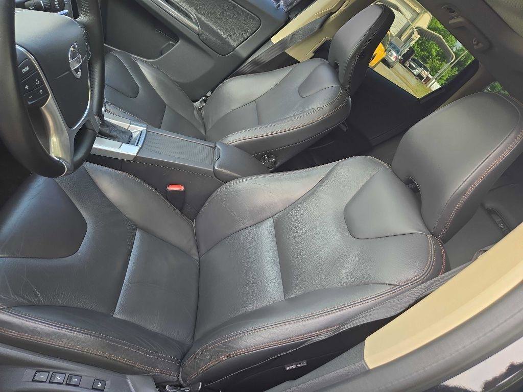 Used 2013 Volvo XC60 T6 AWD/4WD image 17