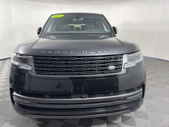 Used 2026 Land Rover Range Rover Long Wheelbase SE image 2
