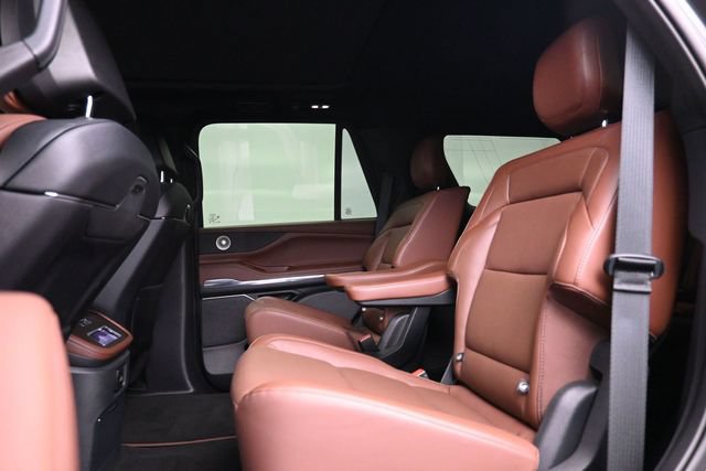 Used 2025 Lincoln Navigator Reserve AWD/4WD image 15