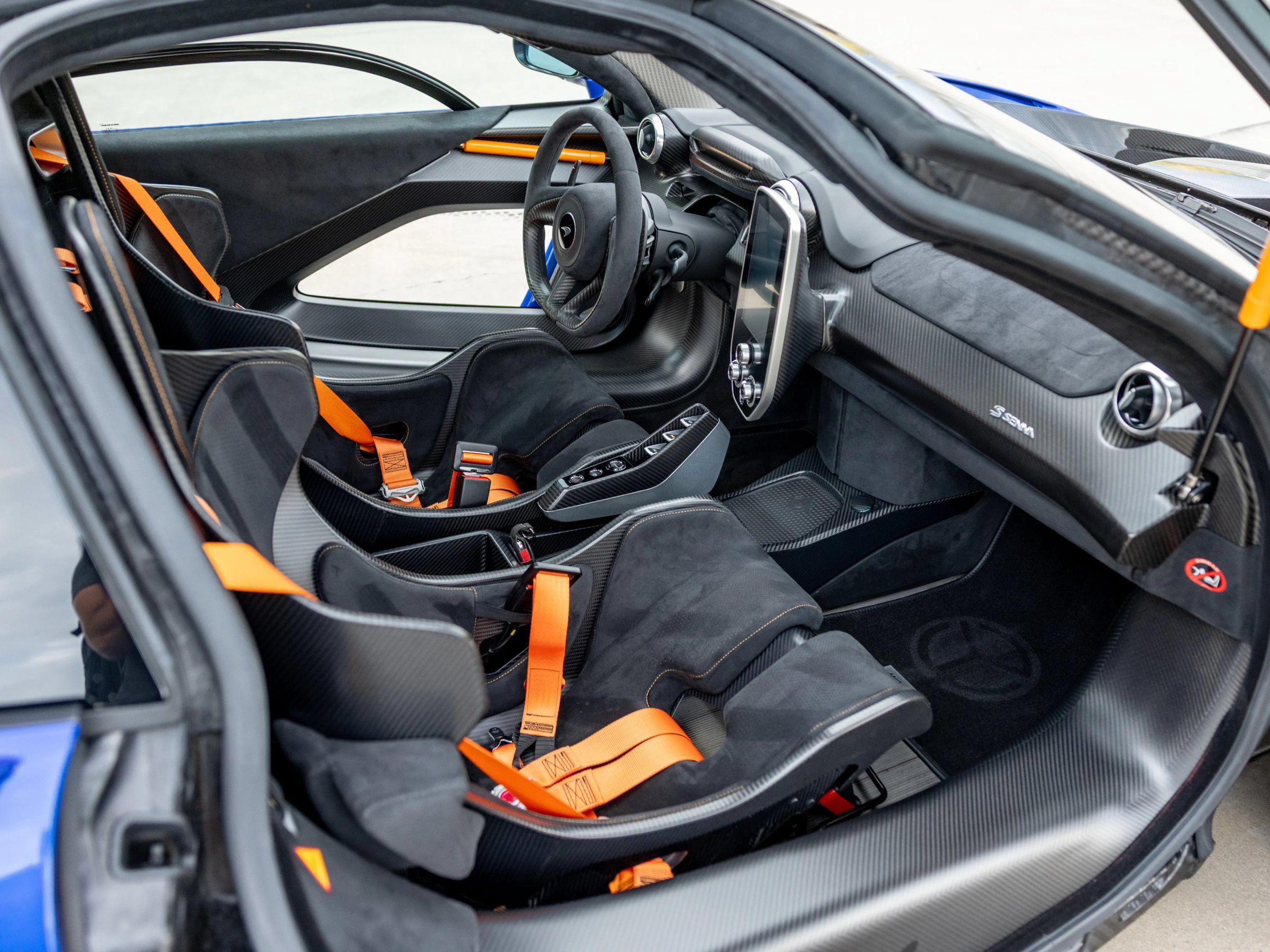 Used 2019 McLaren Senna RWD image 13