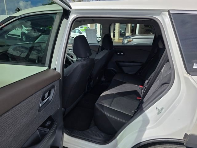 Used 2023 Nissan Rogue SV FWD image 10