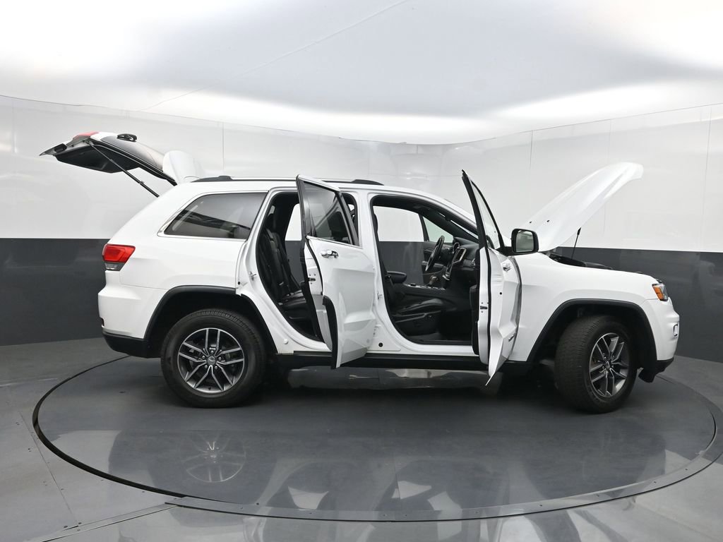 Used 2017 Jeep Grand Cherokee Limited AWD/4WD image 36