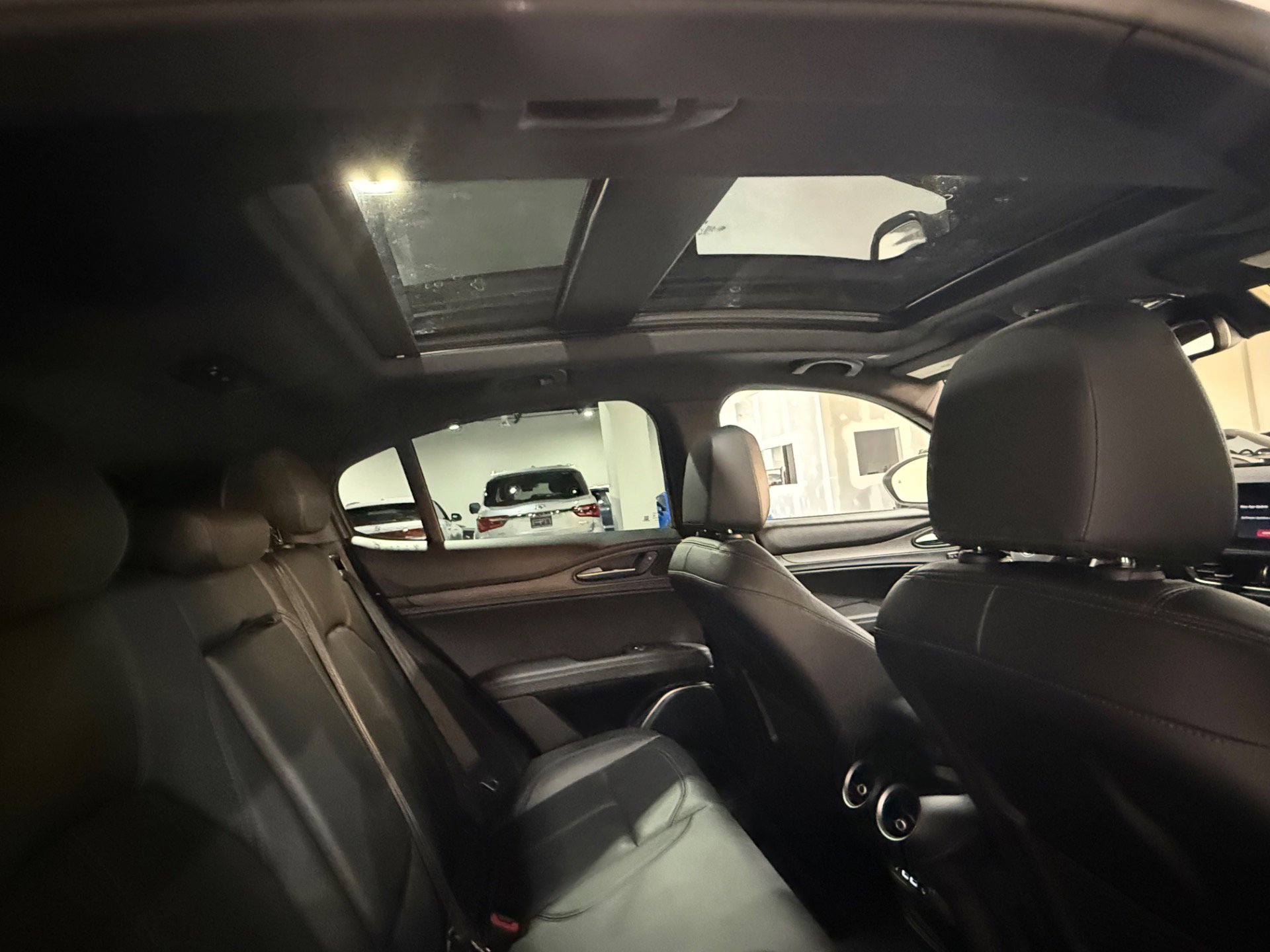 Used 2022 Alfa Romeo Stelvio Ti image 42