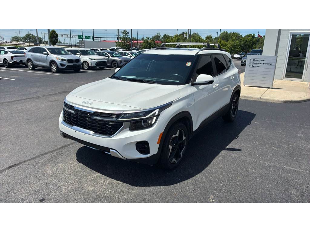 Used 2025 Kia Seltos EX w/ EX Sunroof Package FWD image 2