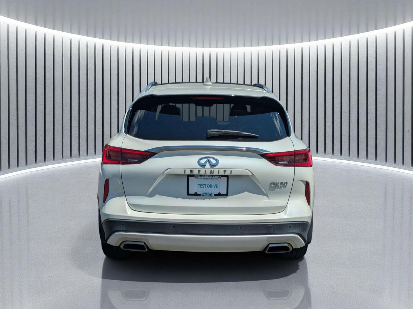 Used 2021 INFINITI QX50 Luxe w/ Appearance Package FWD image 6