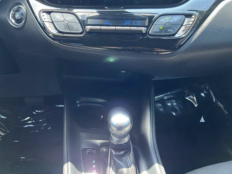 Used 2018 Toyota C-HR XLE FWD image 15