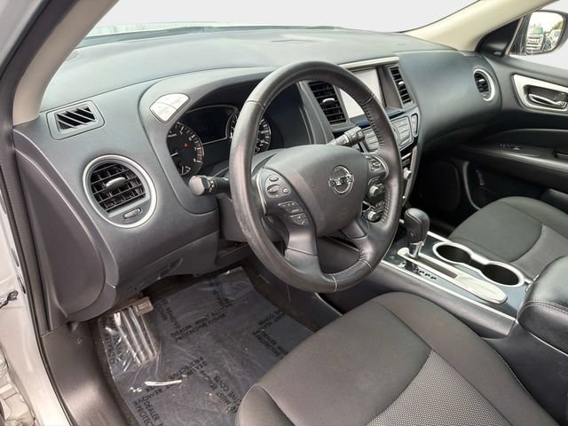 Used 2020 Nissan Pathfinder SV w/ Cargo Package FWD image 21