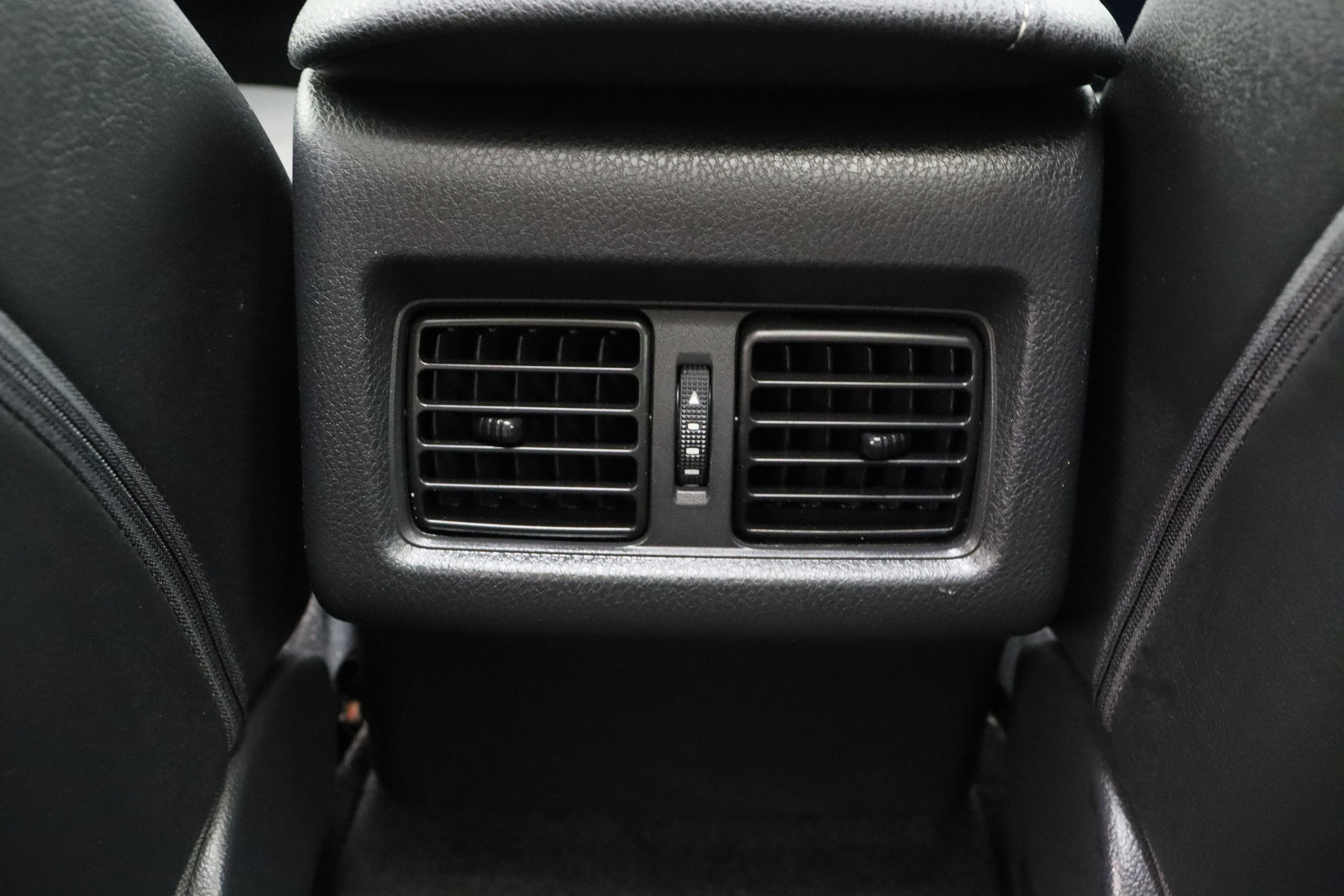 Used 2018 Toyota Camry XSE image 31