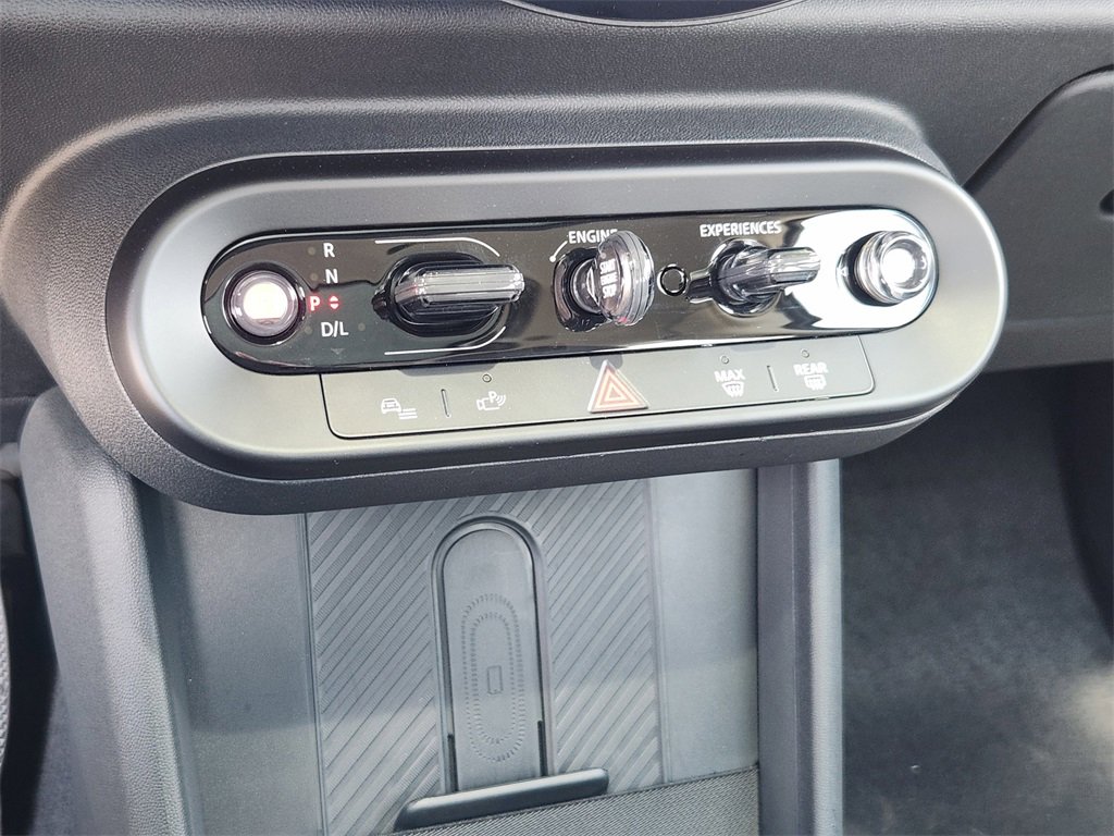 Used 2025 MINI Cooper 2-Door Hardtop image 13