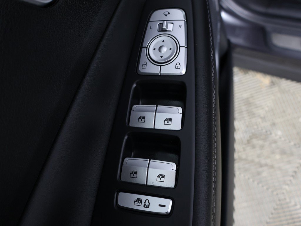 Used 2023 Hyundai Santa Fe Calligraphy image 41