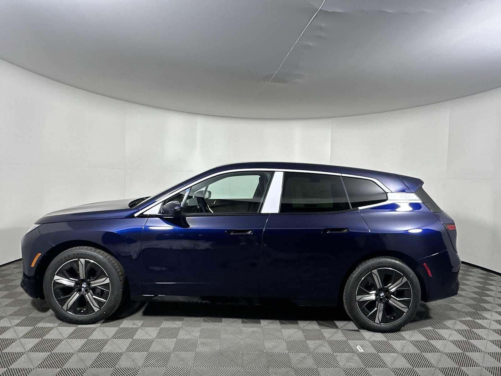 New 2026 BMW iX xDrive60 image 4