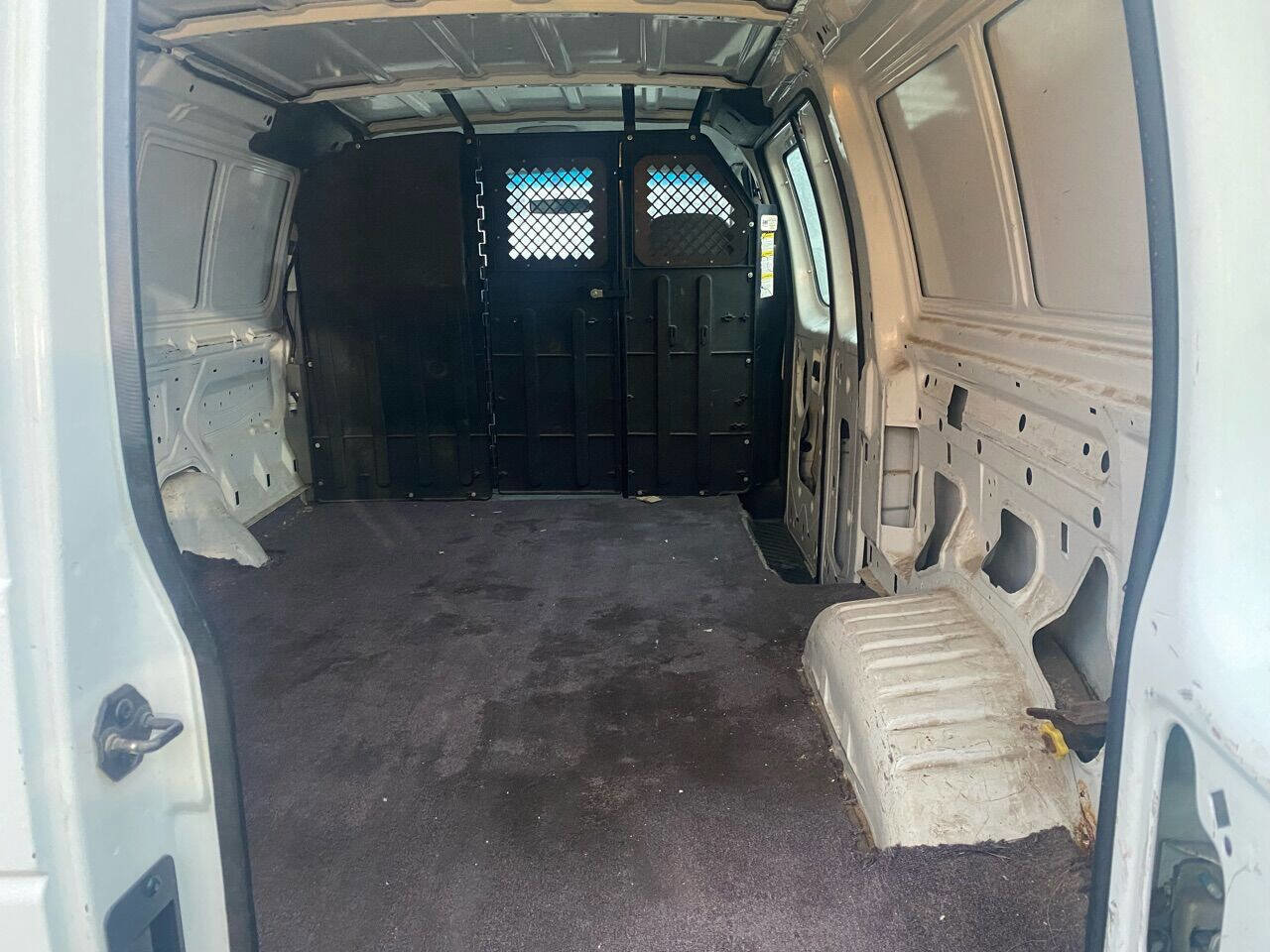 Used 2007 Ford E-150 and Econoline 150 RWD image 9