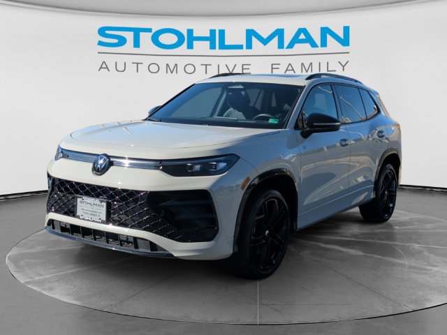 Used 2026 Volkswagen Tiguan SE R-Line AWD/4WD image 1