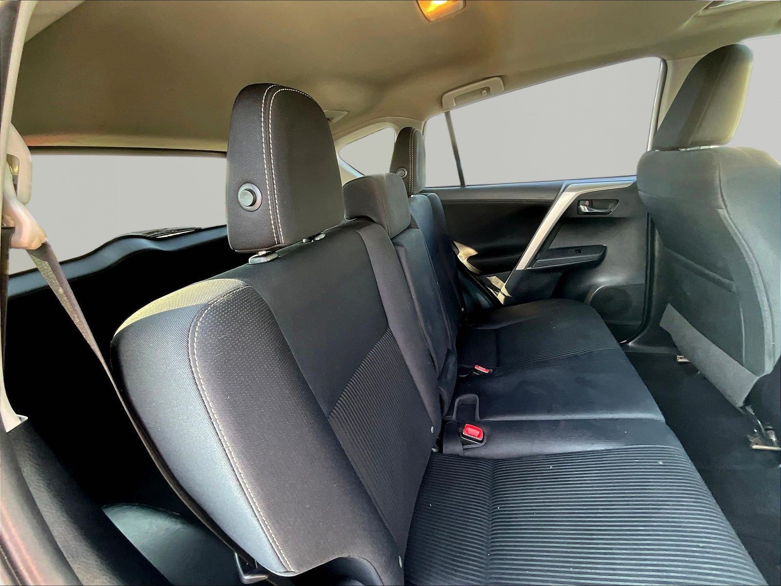 Used 2015 Toyota RAV4 XLE AWD/4WD image 24