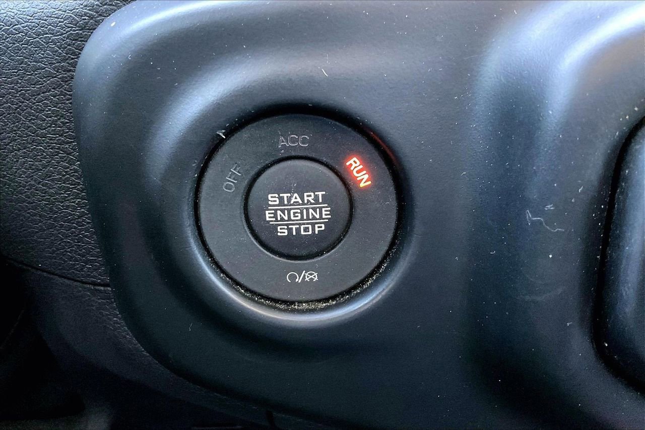 Certified 2022 Jeep Gladiator Sport image 28