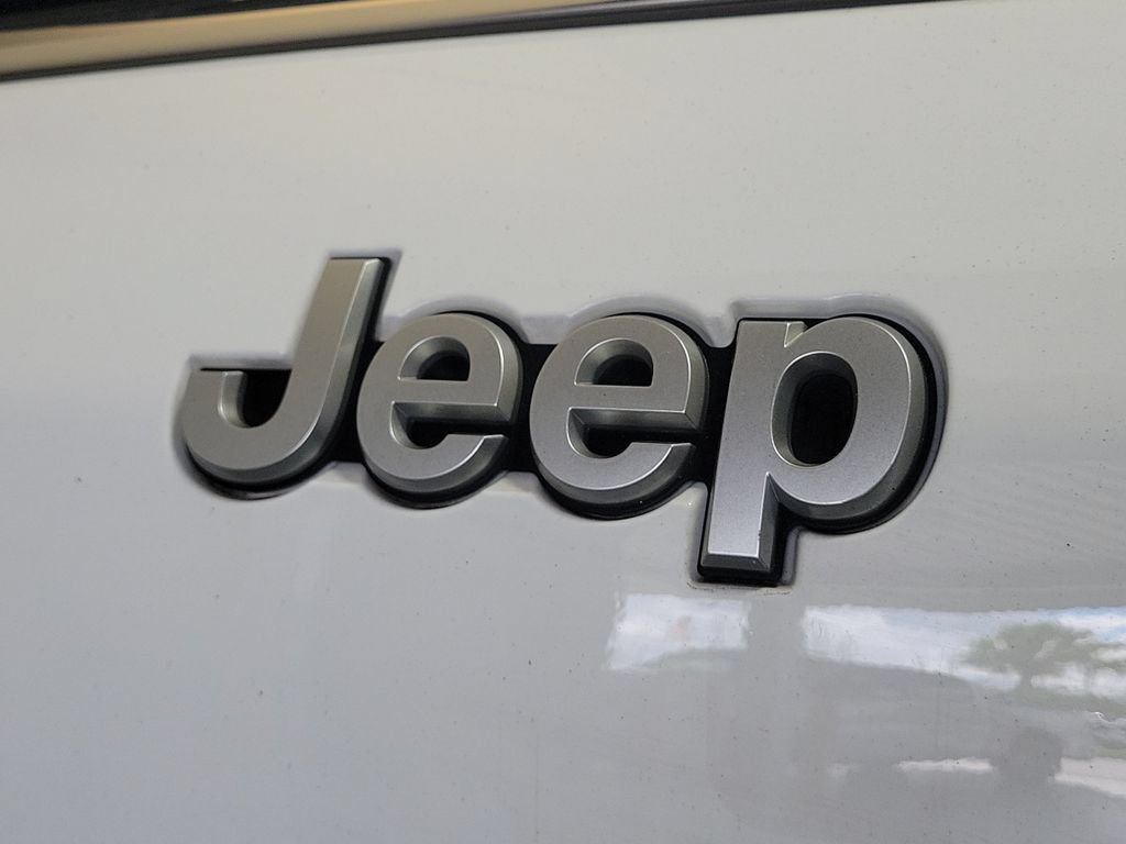 Used 2025 Jeep Grand Cherokee L Limited w/ Luxury Tech Group II RWD image 8