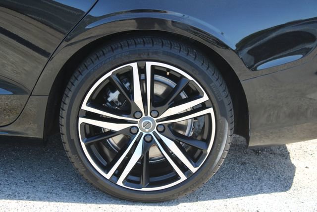Used 2021 Volvo S60 T8 R-Design w/ Climate Package AWD/4WD image 7