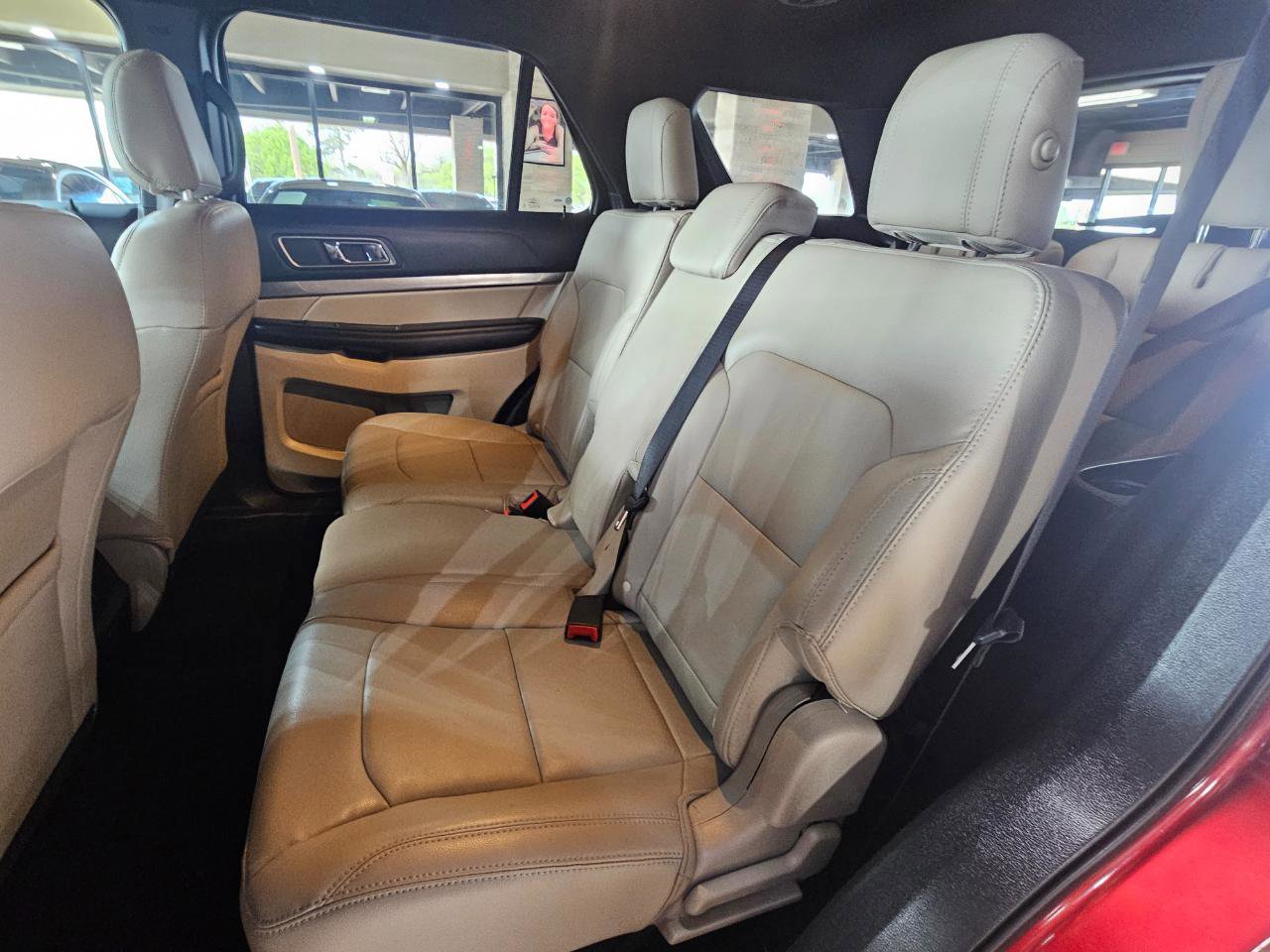 Used 2018 Ford Explorer XLT w/ Equipment Group 202A image 22