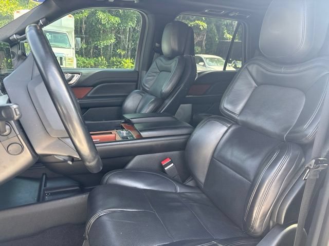 Used 2020 Lincoln Navigator L Reserve w/ Luxury Package AWD/4WD image 6