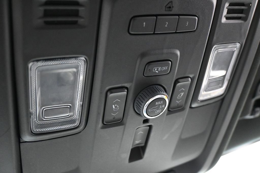 Used 2023 Chevrolet Suburban Premier AWD/4WD image 26