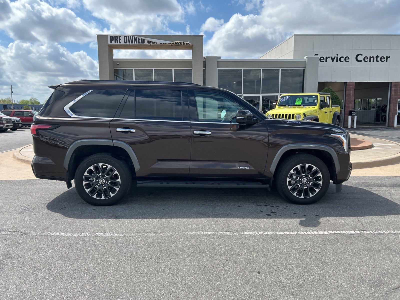 Used 2023 Toyota Sequoia Limited image 4