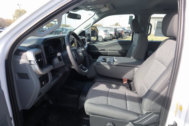 New 2026 Ford F250 XL w/ XL Chrome Package image 5