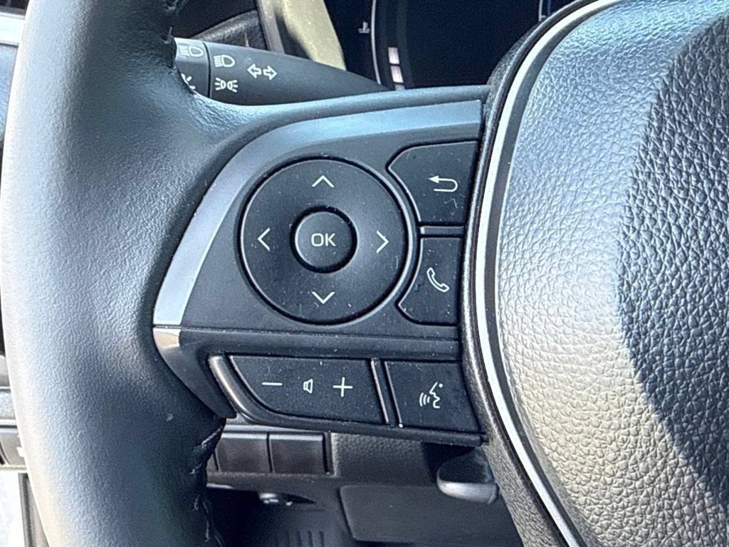 Certified 2025 Toyota Corolla SE w/ SE Premium Package FWD image 23