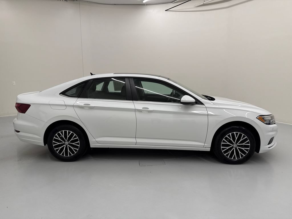 Used 2021 Volkswagen Jetta SE w/ SE Cold Weather Package FWD image 6