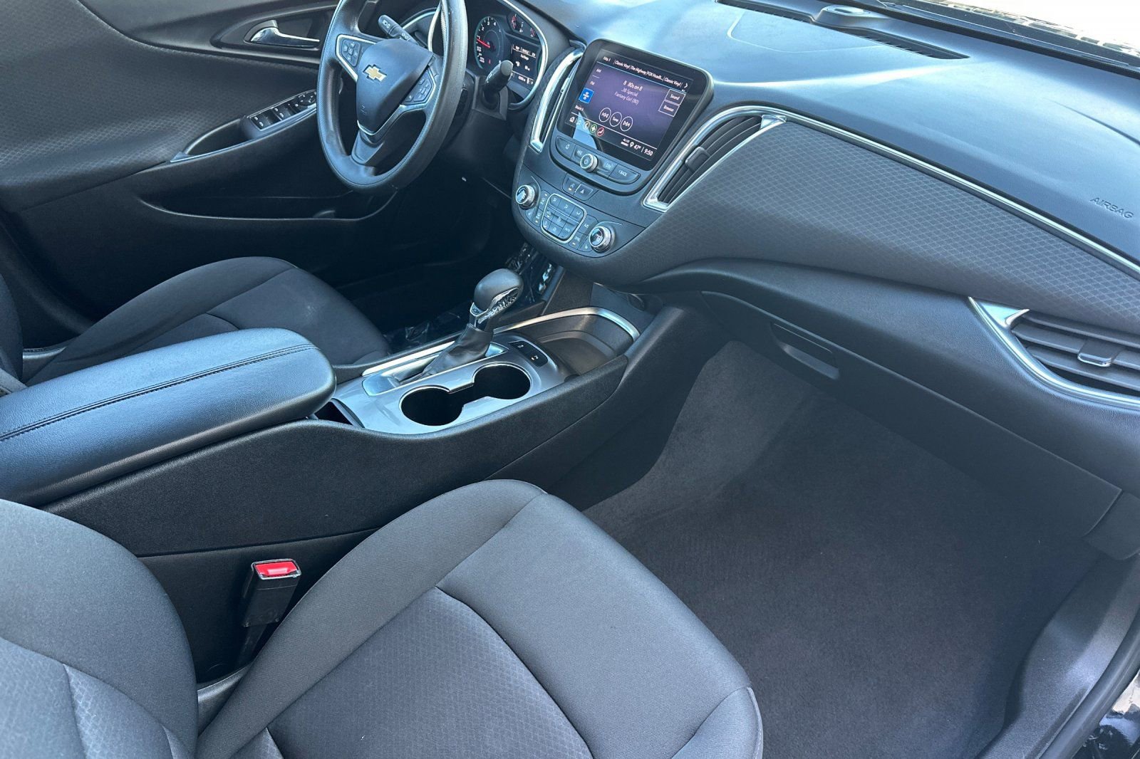 Used 2021 Chevrolet Malibu LT image 18