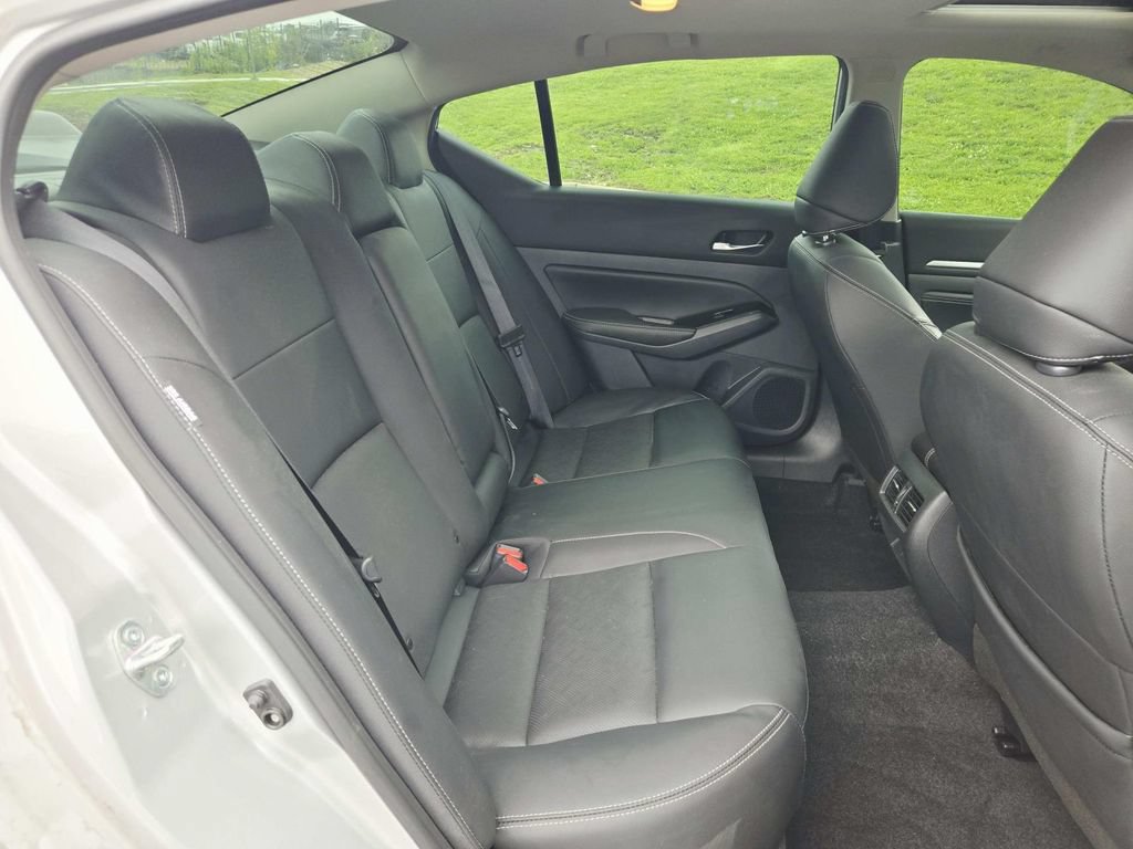 Used 2023 Nissan Altima 2.5 SL FWD image 15