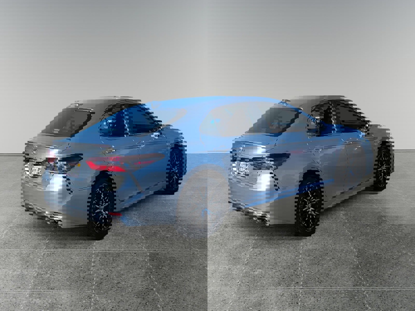 Used 2024 Toyota Camry SE image 5