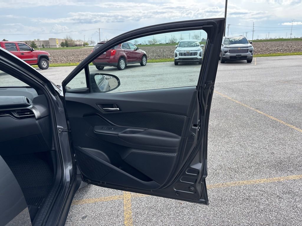 Used 2018 Toyota C-HR XLE image 17
