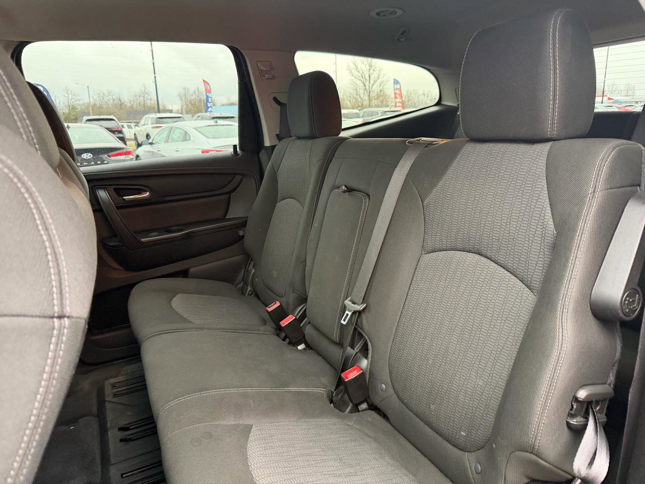 Used 2017 Chevrolet Traverse LT w/ Style and Technology Package image 26