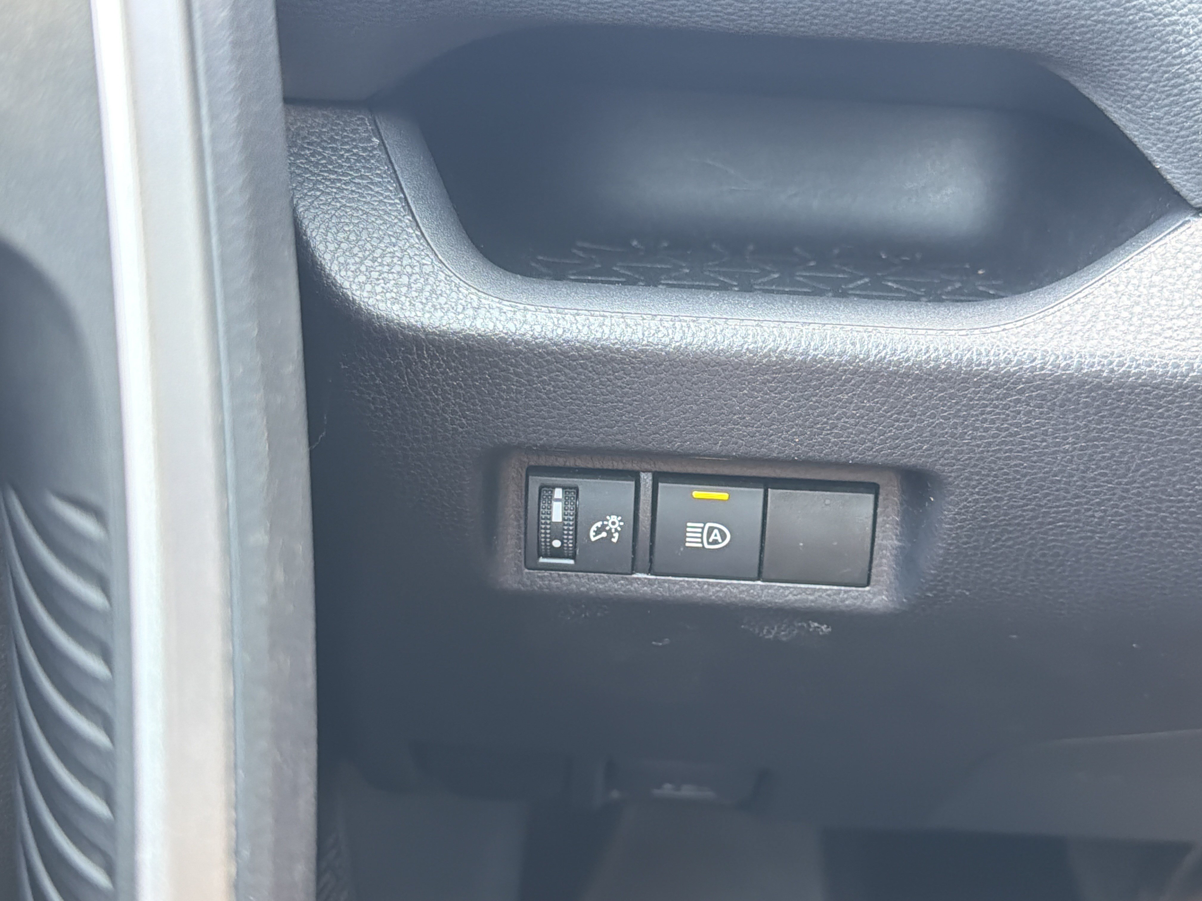 Certified 2025 Toyota RAV4 XLE FWD image 13