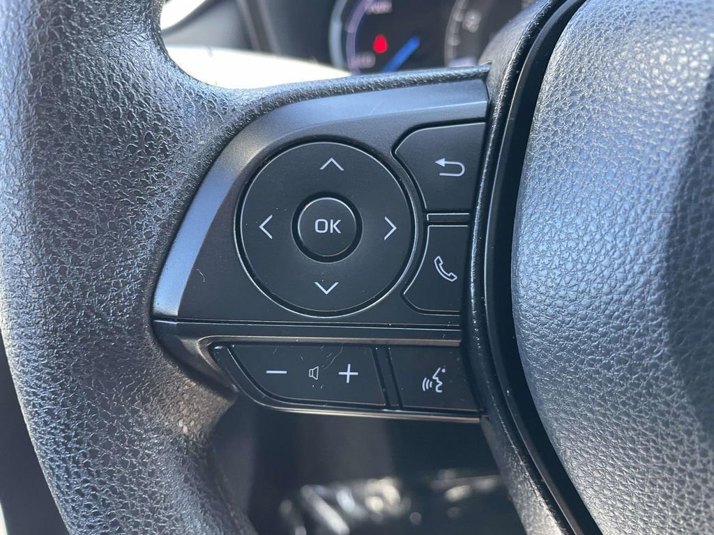 Used 2025 Toyota RAV4 XLE image 30