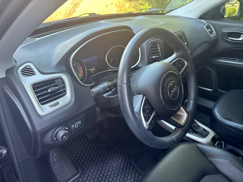 Used 2020 Jeep Compass Latitude AWD/4WD image 12