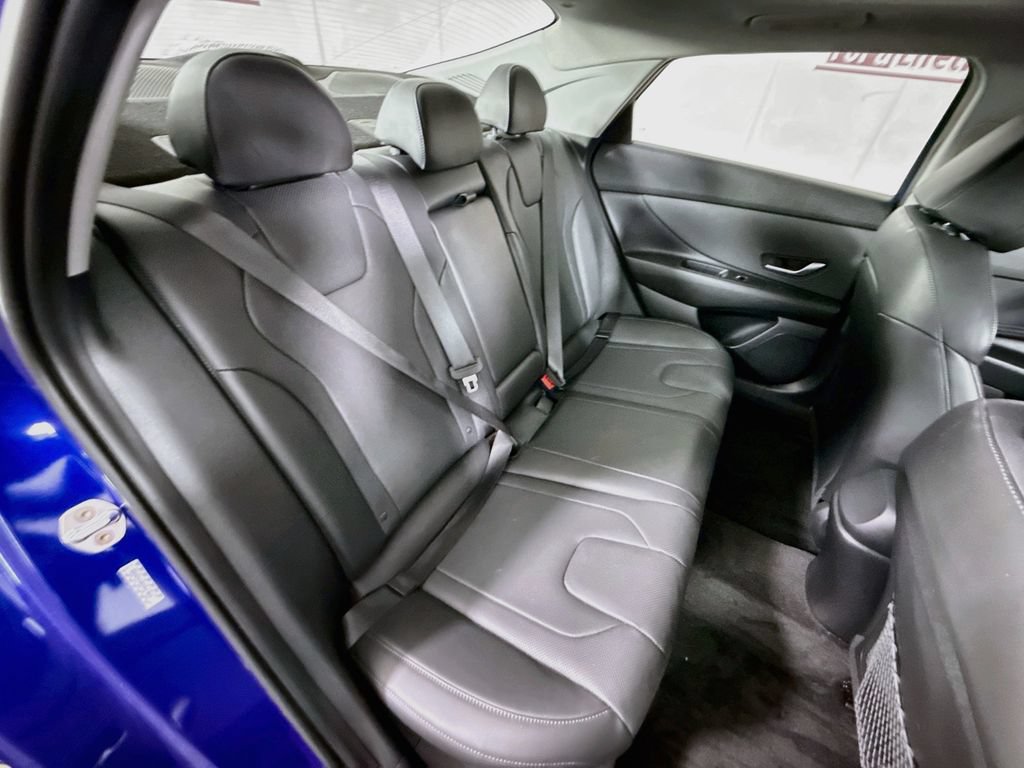 Used 2023 Hyundai Elantra Limited FWD image 32