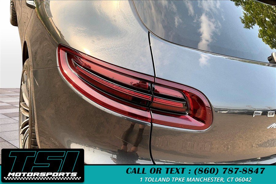 Used 2017 Porsche Macan Turbo AWD/4WD image 30