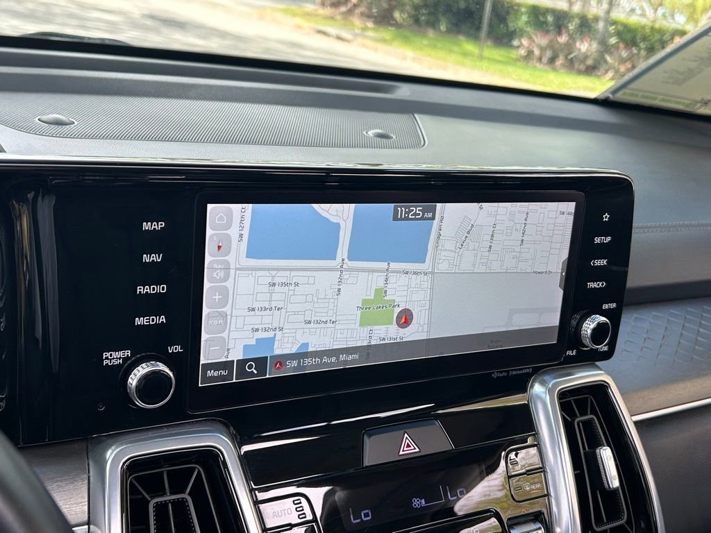 Used 2023 Kia Sorento SX image 21