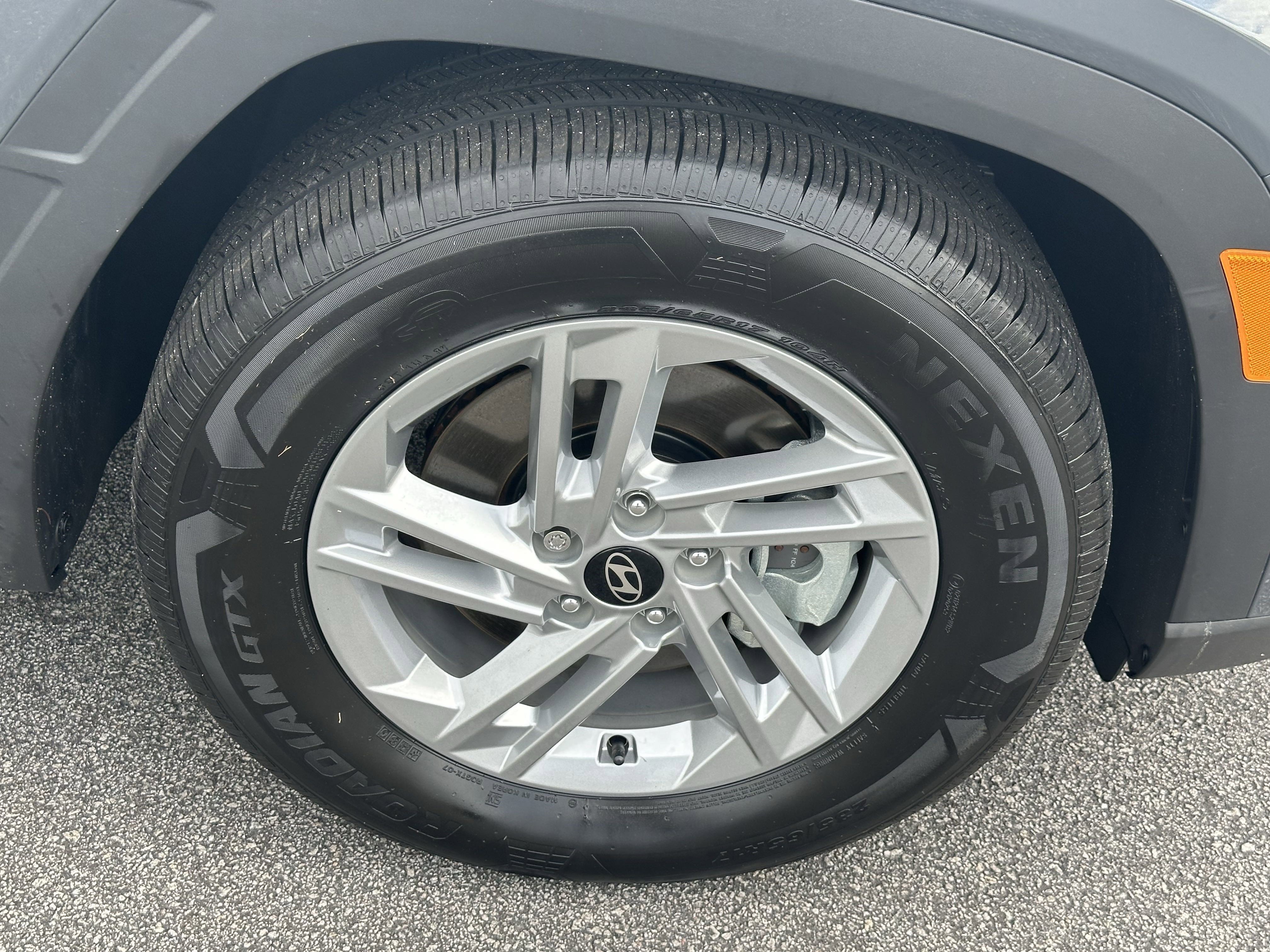 Used 2025 Hyundai Tucson SE image 15