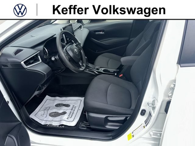 Used 2020 Toyota Corolla LE FWD image 12