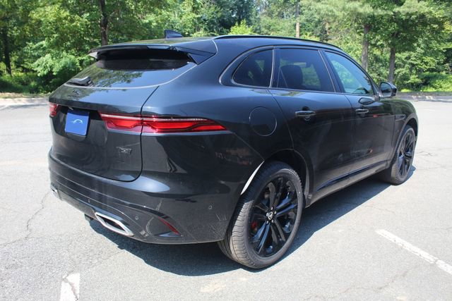 New 2026 Jaguar F-PACE R-Dynamic S image 2
