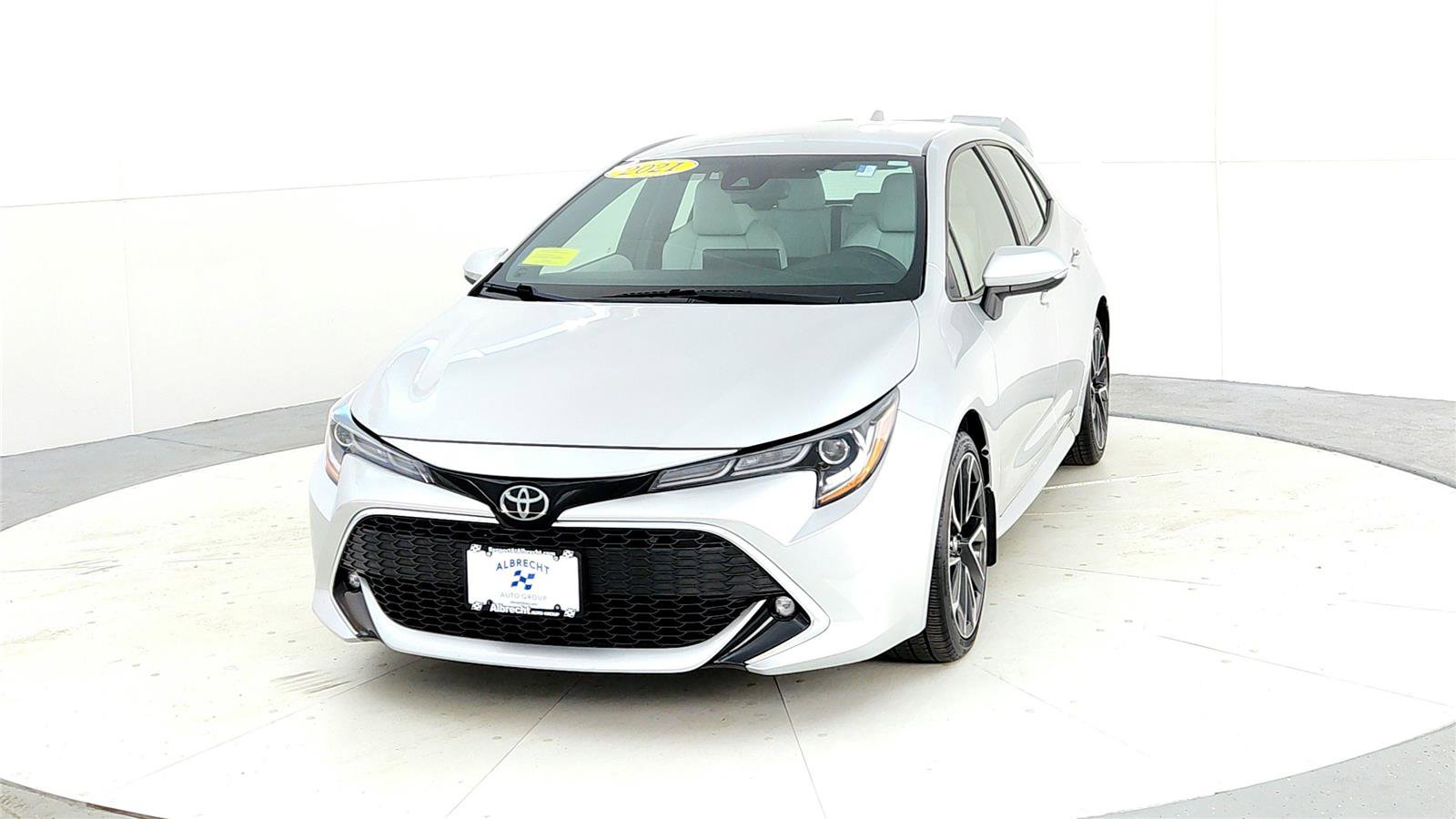 Used 2021 Toyota Corolla XSE image 2