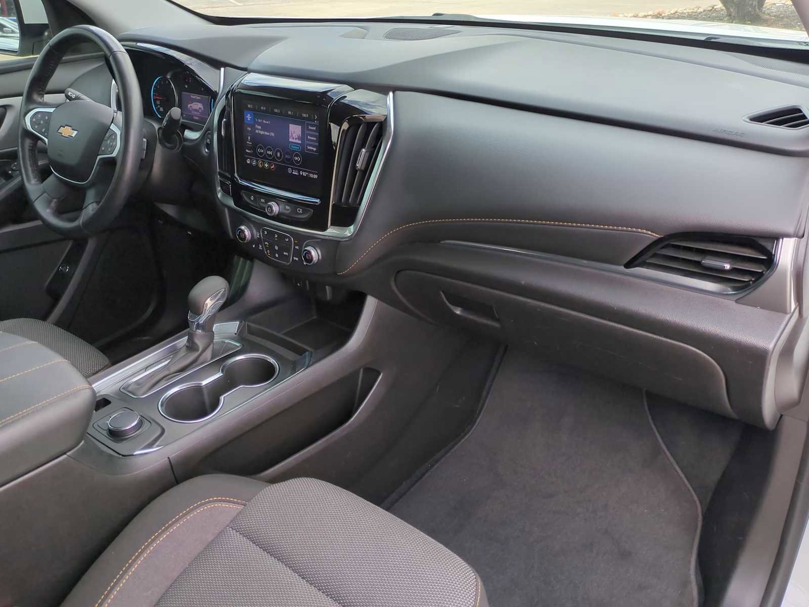 Used 2021 Chevrolet Traverse LT FWD image 29