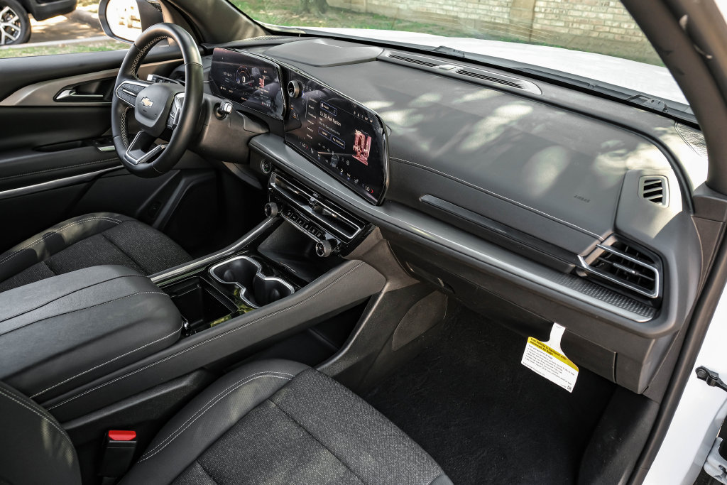 Used 2024 Chevrolet Traverse LT AWD/4WD image 24